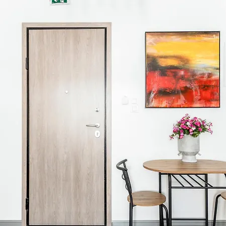 Yalarent Luxury In The Heart Of The Apartment