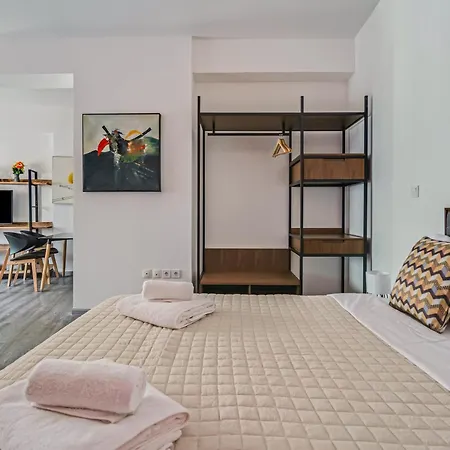 Yalarent Luxury In The Heart Of The Apartment Athens